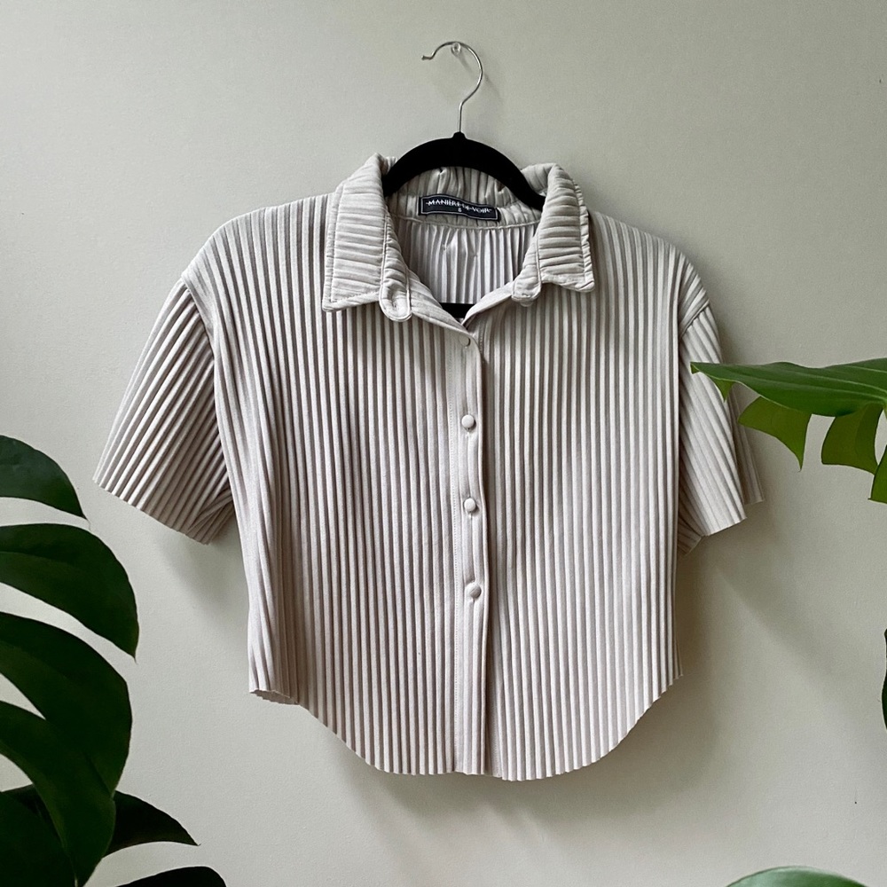 MATCHING SET Grey Pleated Cropped Short Sleeved Collared Shirt with Skirt